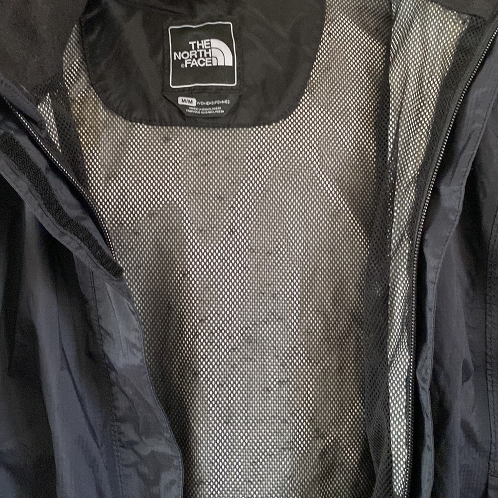 The North Face windbreaker - Picture 6 of 6